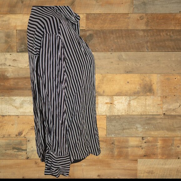Windsor, Long Sleeve, Black/white Striped Collared Blouse, Medium - Picture 2 of 4